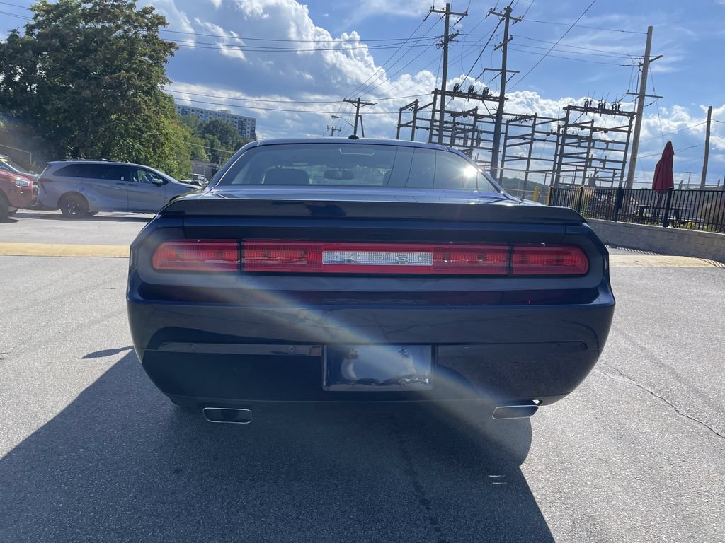 Used 2013 Dodge Challenger R/T RWD image 4