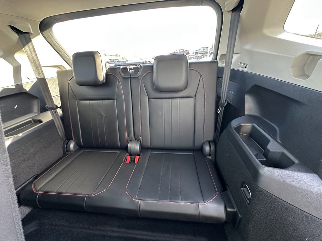 Used 2024 Volkswagen Tiguan Wolfsburg Edition image 20