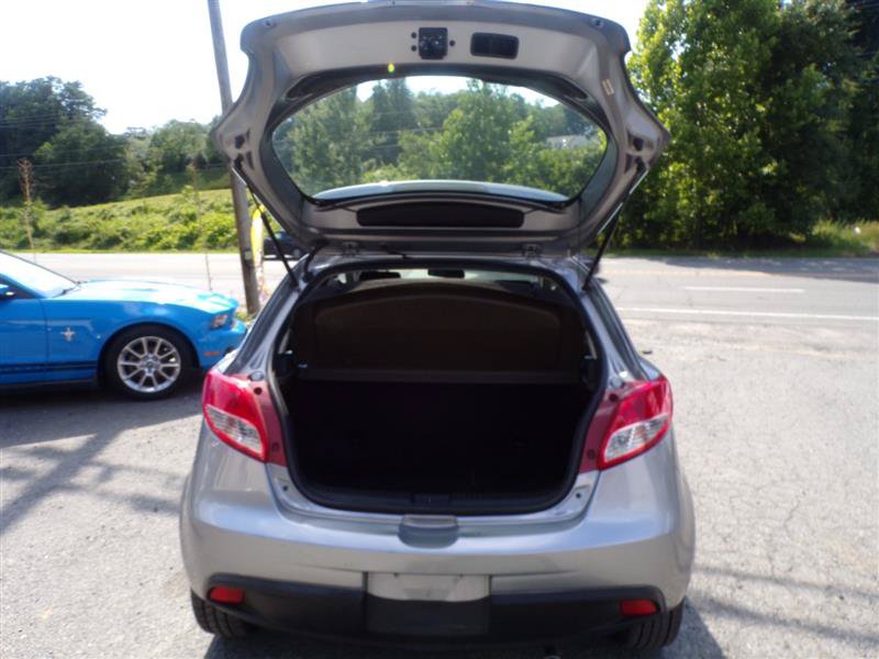 Used 2012 MAZDA MAZDA2 Touring FWD image 37