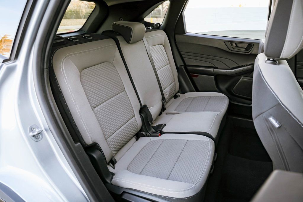 Used 2022 Ford Escape SE w/ Cold Weather Package AWD/4WD image 25