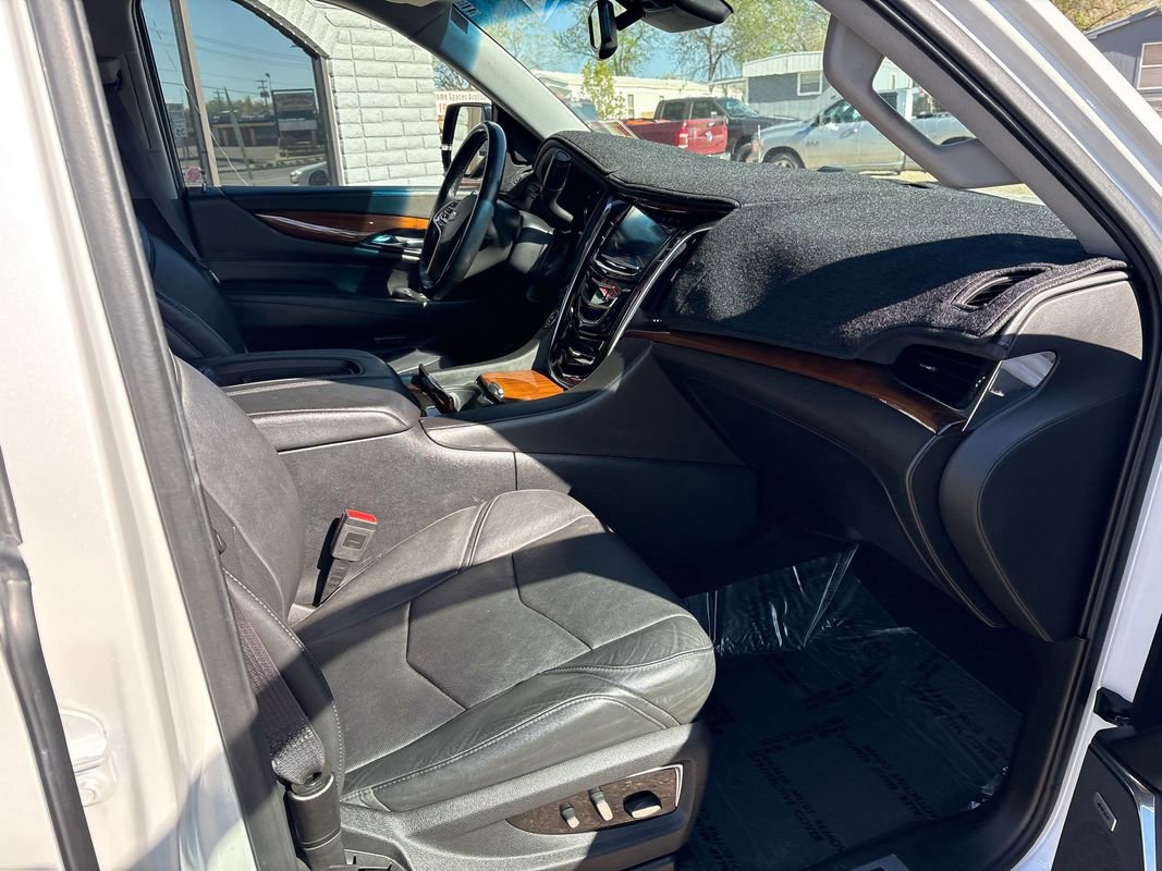 Used 2016 Cadillac Escalade Luxury AWD/4WD image 20
