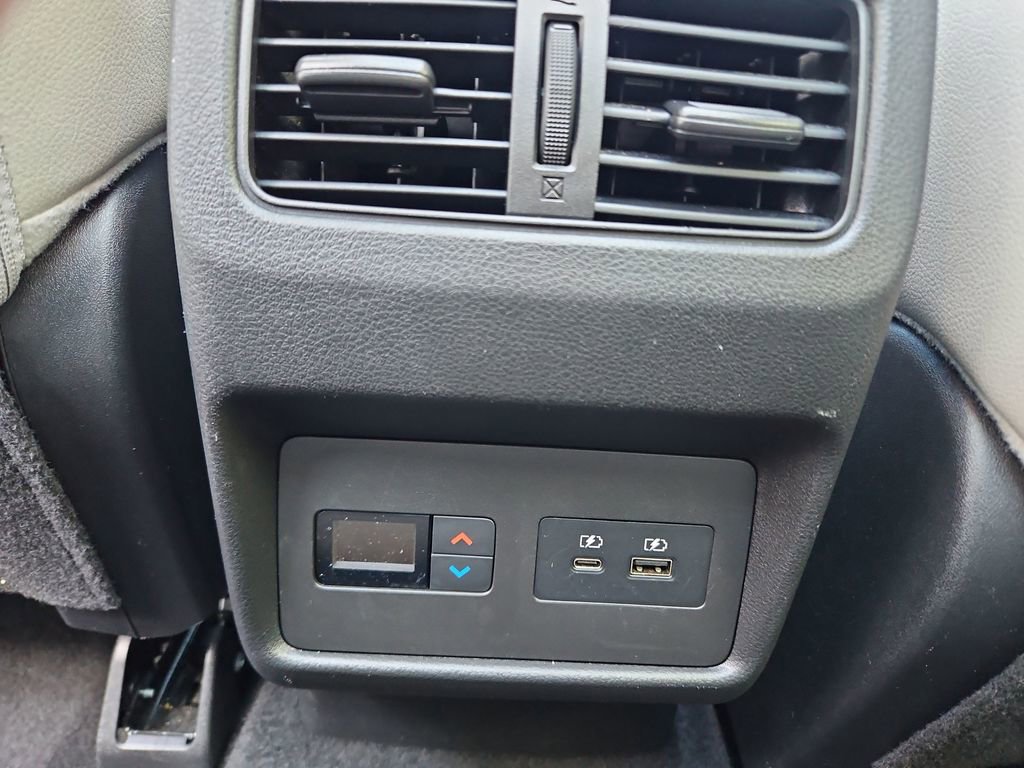 Used 2023 Nissan Rogue SL w/ SL Premium Package image 31