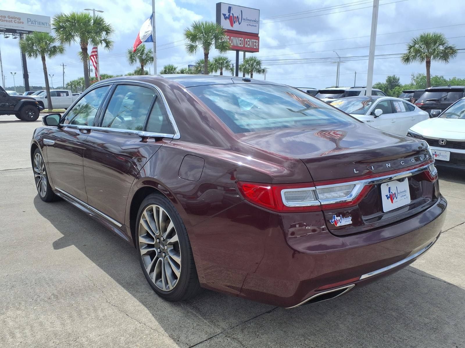 Used 2017 Lincoln Continental Reserve w/ Climate Package AWD/4WD image 8