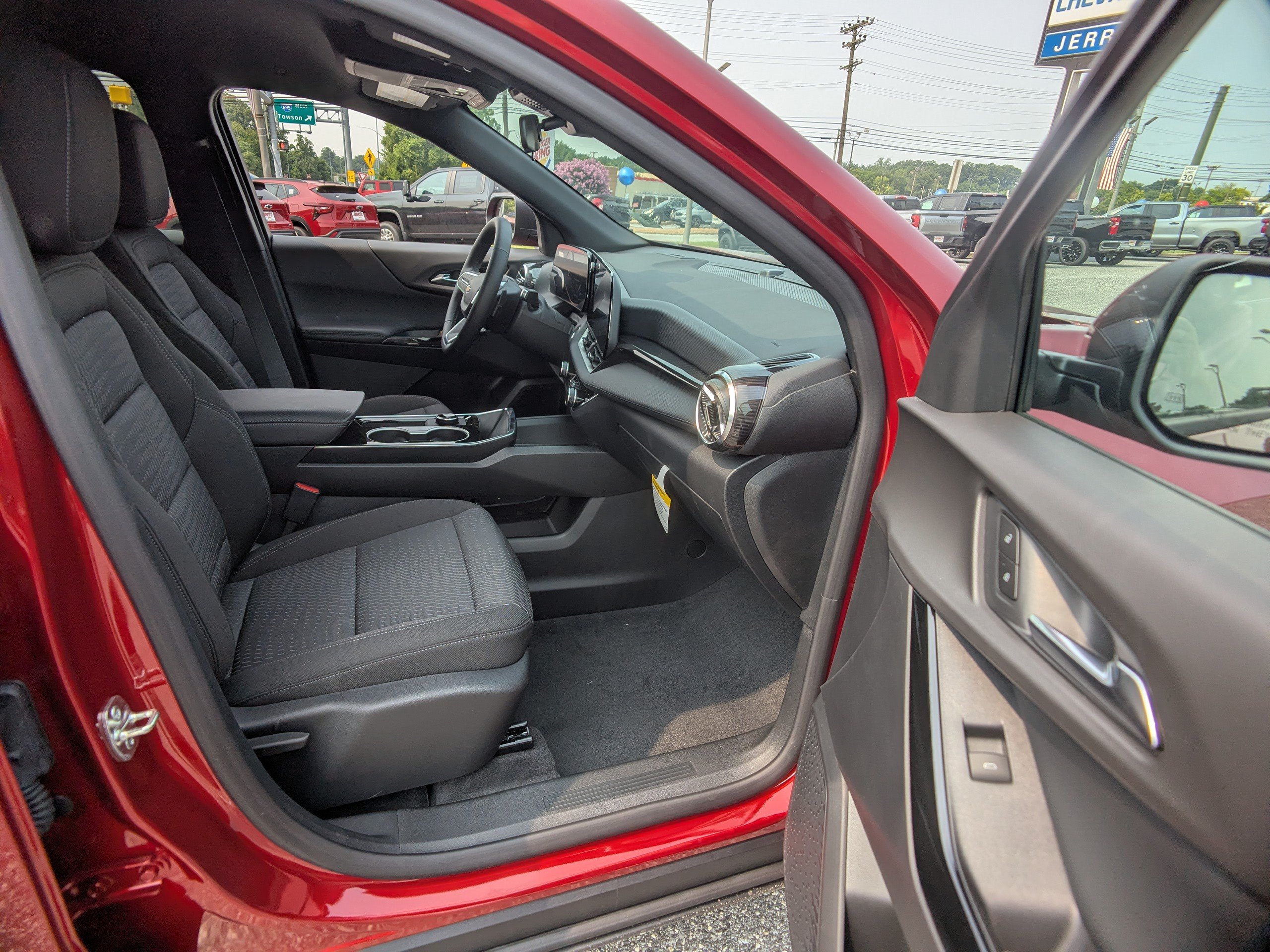 New 2027 Chevrolet Equinox LT FWD image 10