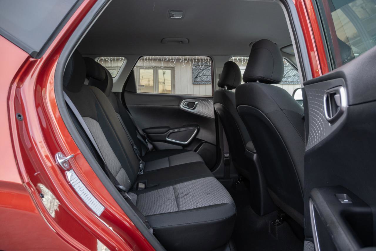 Used 2024 Kia Soul LX w/ Option Group 015 FWD image 37