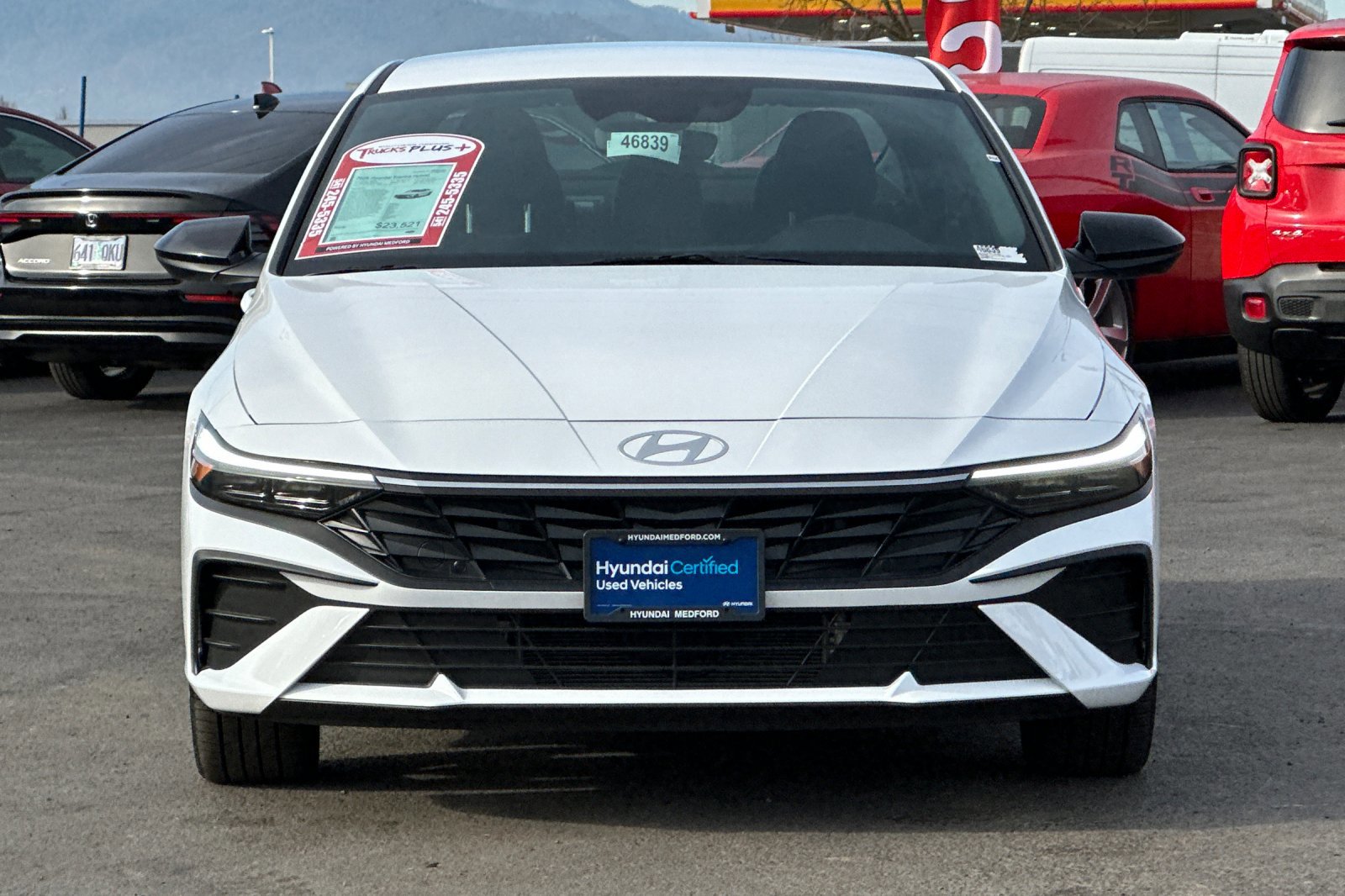 Certified 2025 Hyundai Elantra SEL image 9