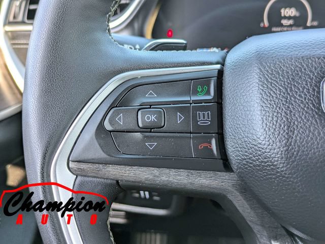 Used 2025 Jeep Grand Cherokee Limited AWD/4WD image 30
