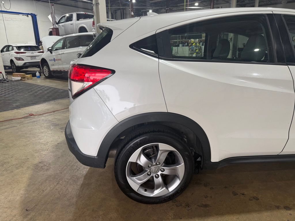 Used 2020 Honda HR-V LX image 15