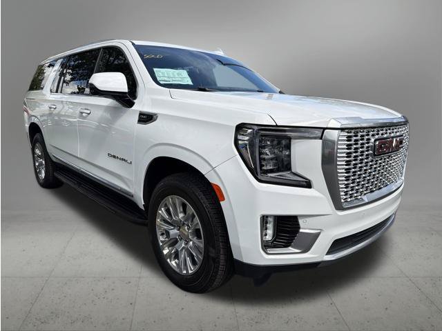 Used 2024 GMC Yukon XL Denali AWD/4WD image 3
