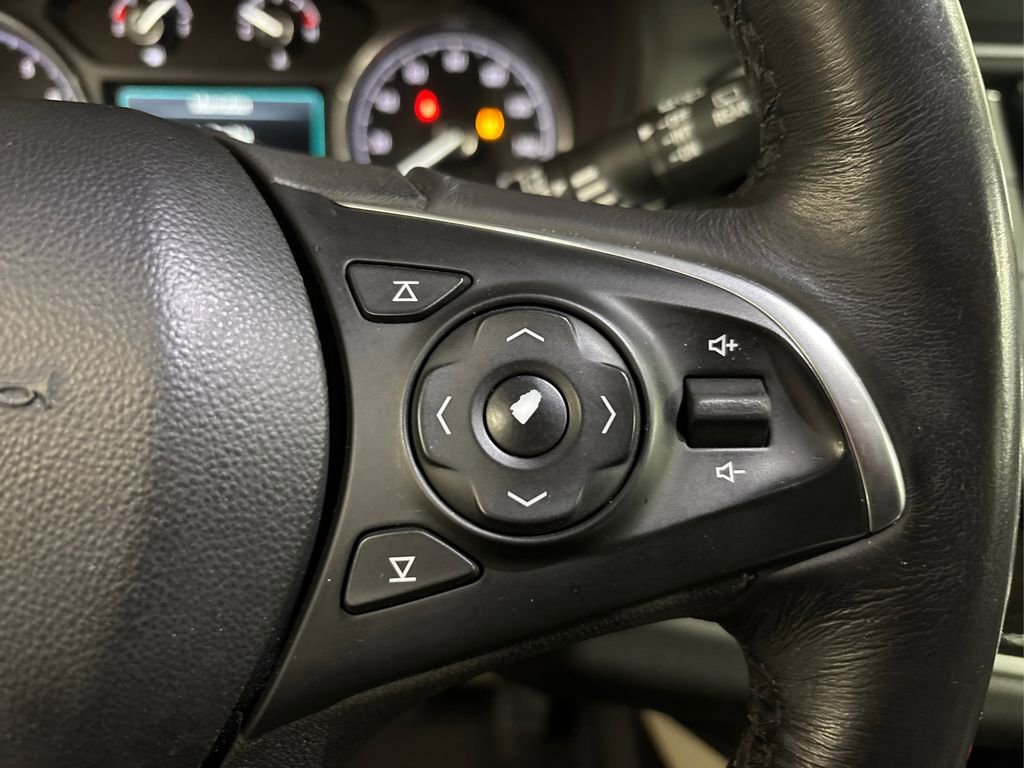 Used 2019 Buick Enclave Essence w/ LPO, Cargo Package image 26