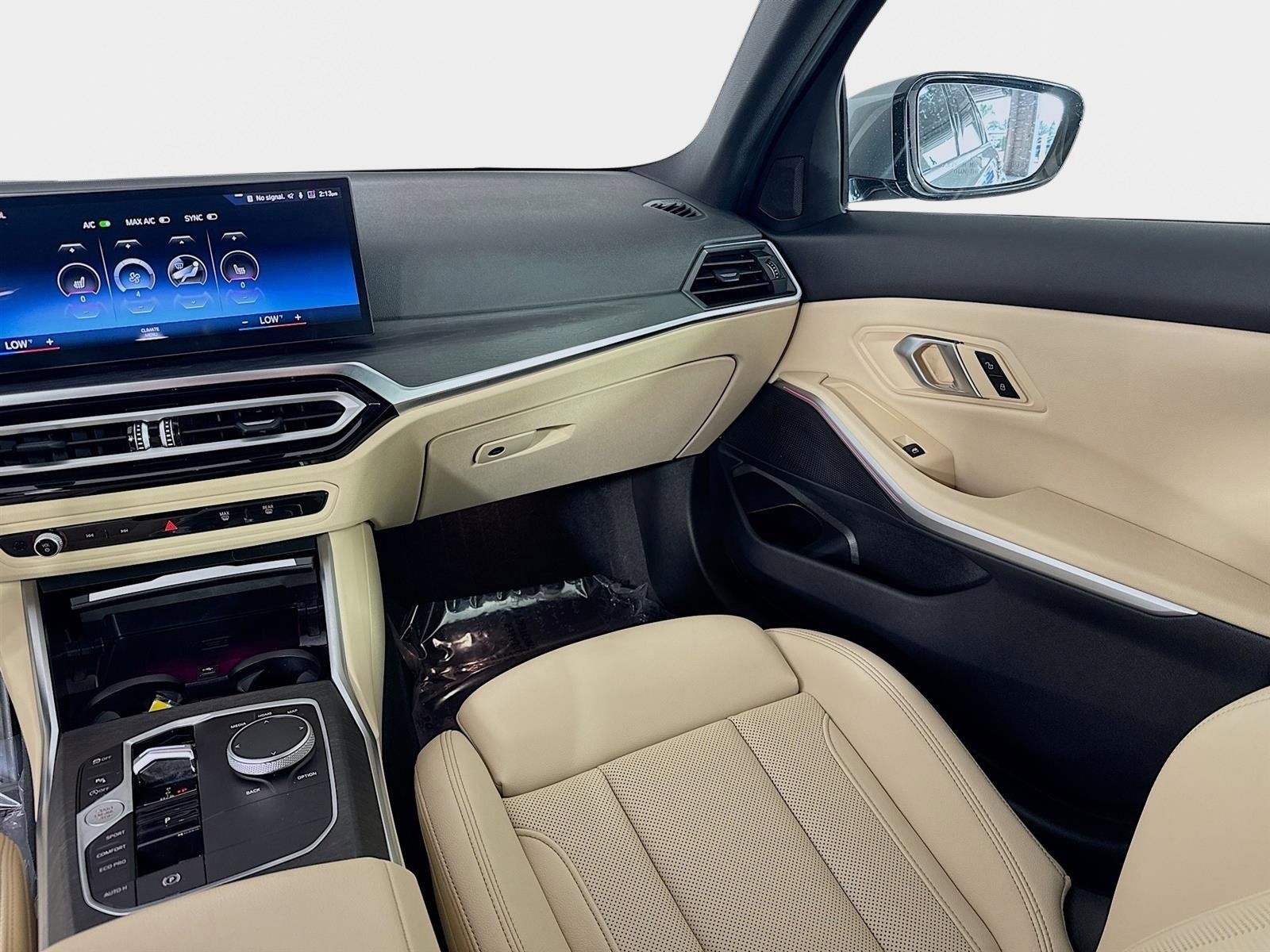 Used 2024 BMW 330i Sedan w/ Premium Package image 25