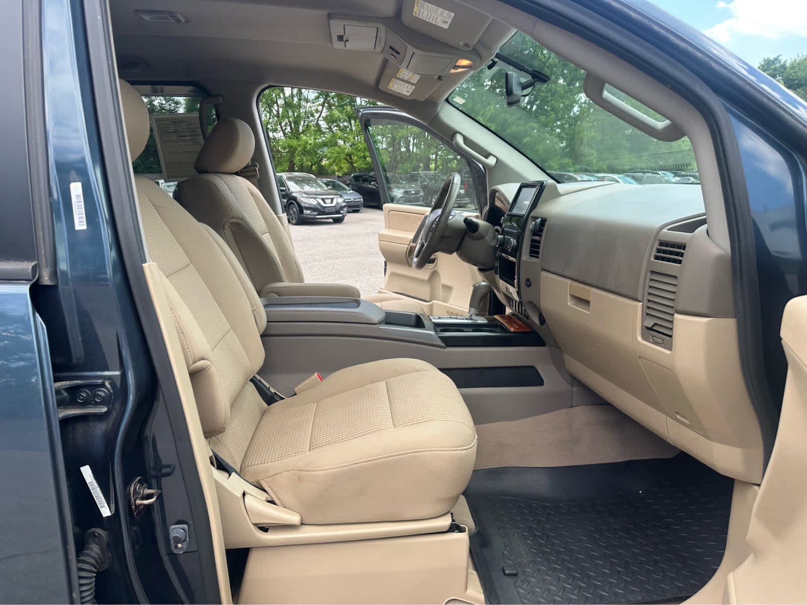 Used 2014 Nissan Titan SV w/ SV Value Truck Package AWD/4WD image 19