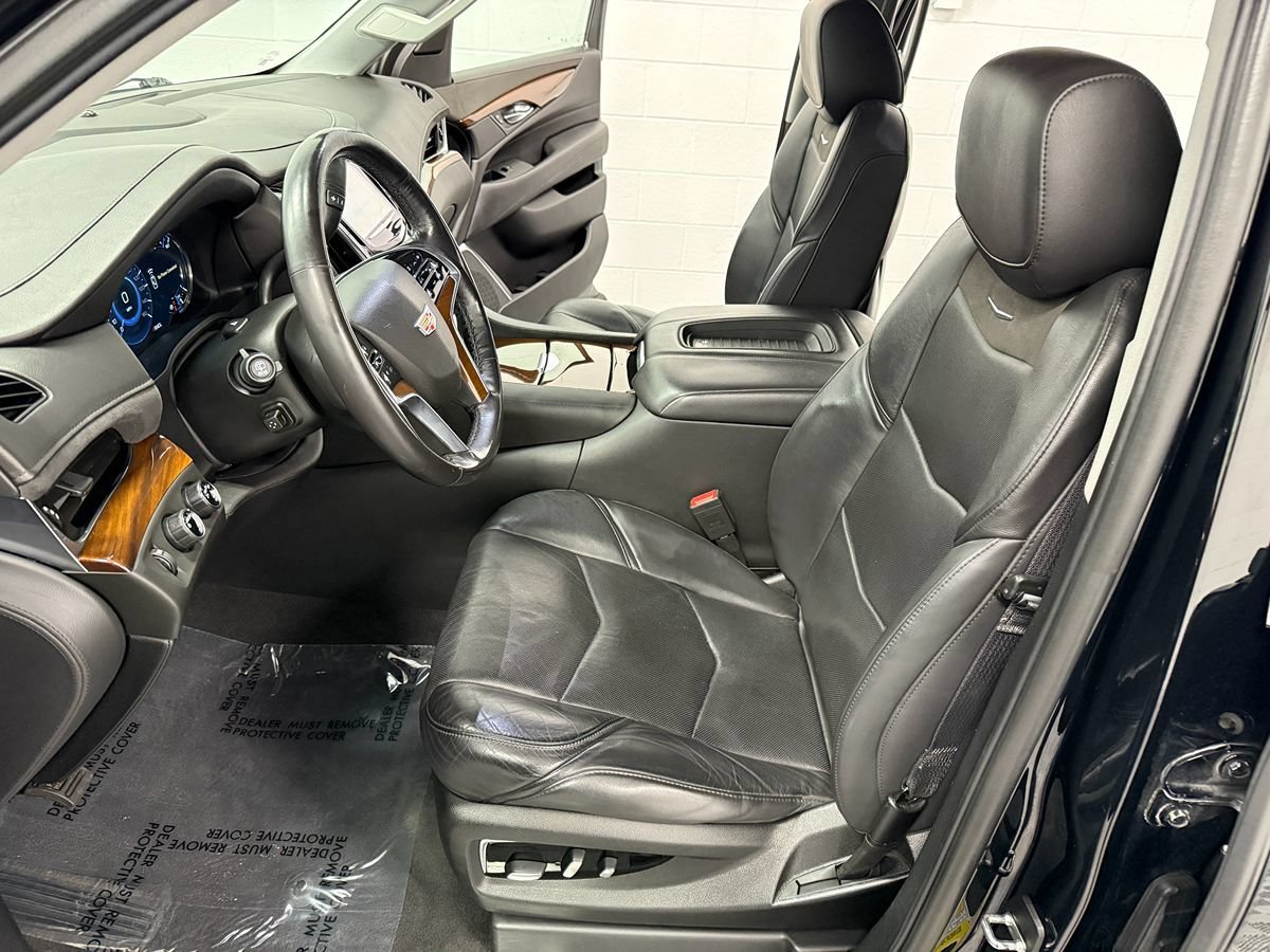 Used 2020 Cadillac Escalade ESV 4WD w/ LPO, Radiant Package image 11
