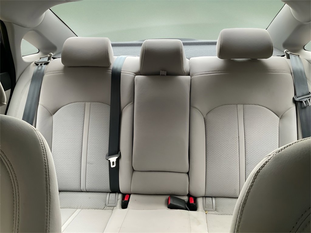 Used 2017 Hyundai Sonata SE w/ Cargo Package image 12