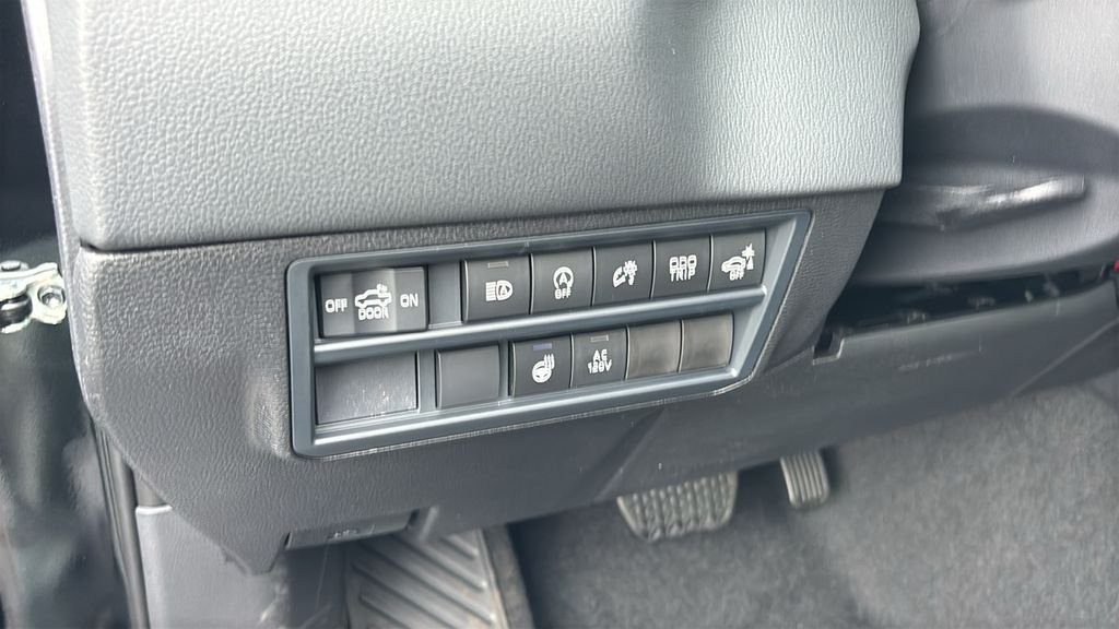 New 2026 Toyota Tundra Limited AWD/4WD image 16