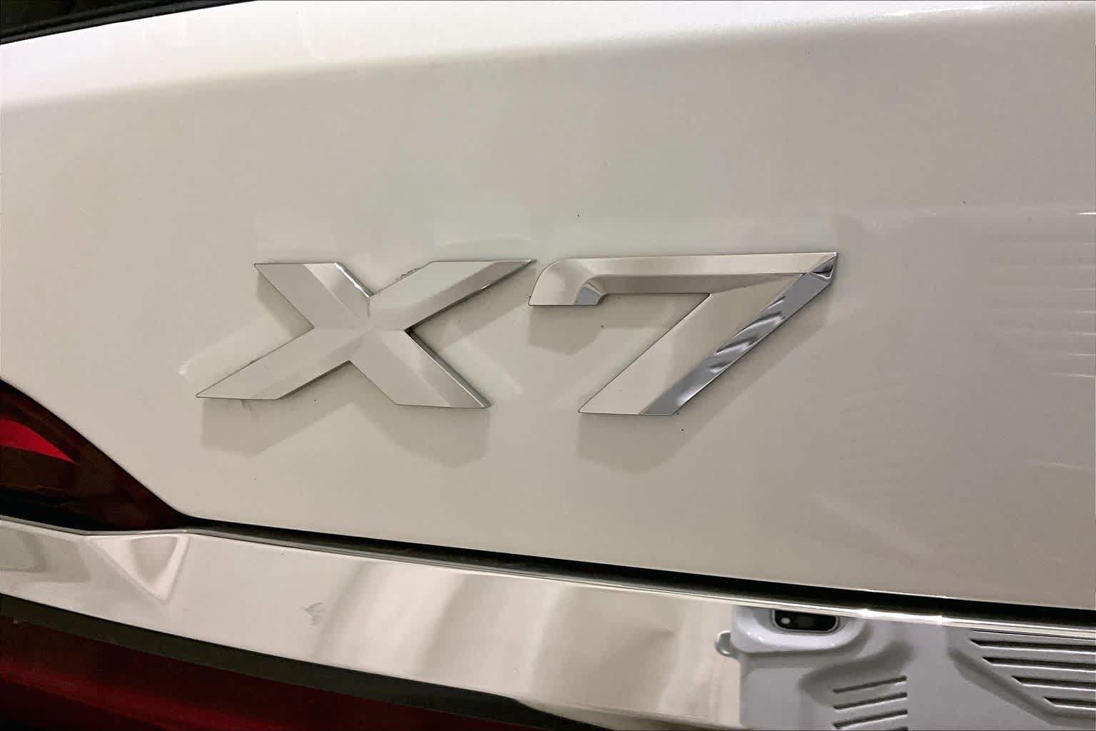 Used 2021 BMW X7 xDrive40i w/ Executive Package AWD/4WD image 9