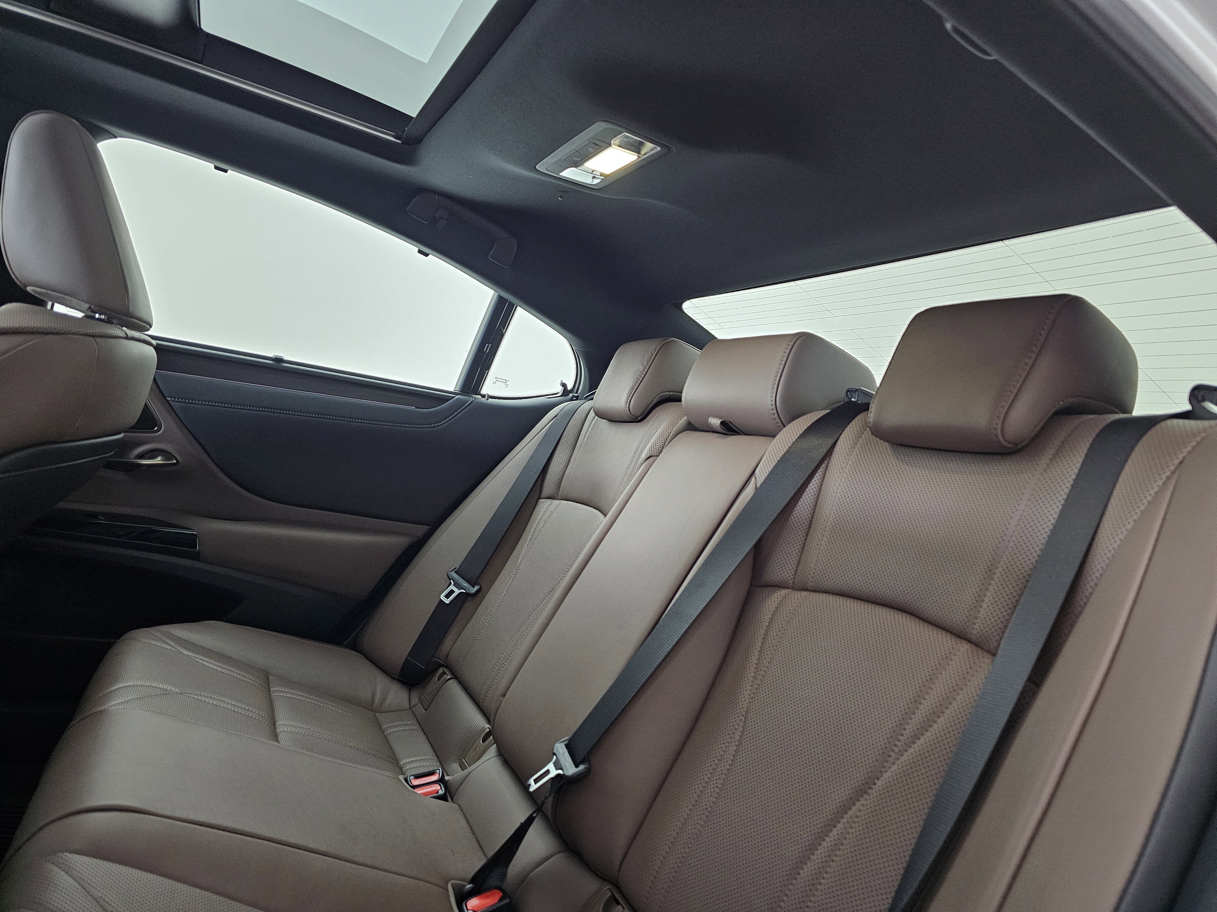 Used 2024 Lexus ES 350 Ultra Luxury w/ Accessory Package (Z1) image 21