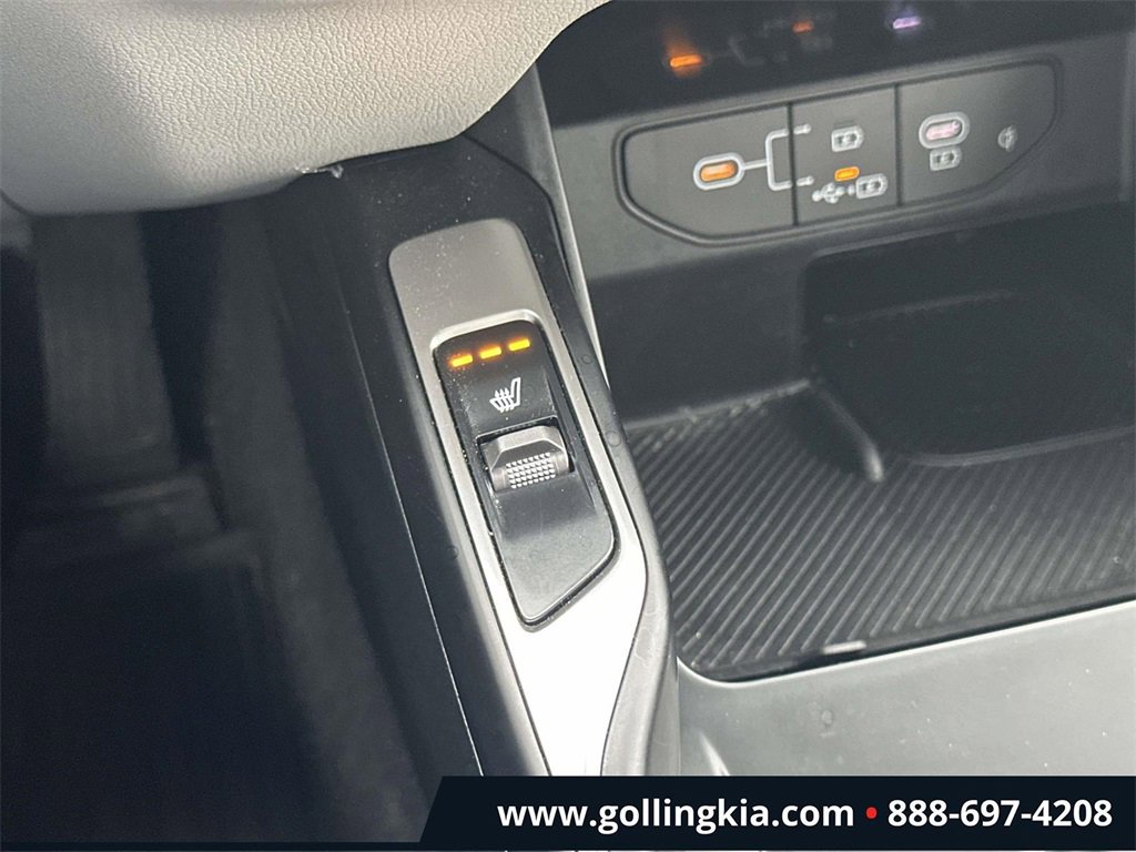 Certified 2024 Kia Sorento S w/ Panoramic Sunroof Package image 28