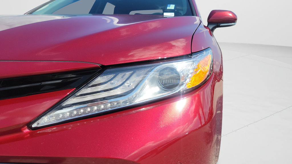 Used 2018 Toyota Camry XLE FWD image 28