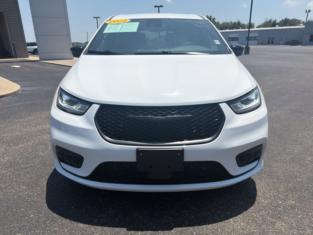 Used 2024 Chrysler Pacifica Limited FWD image 3