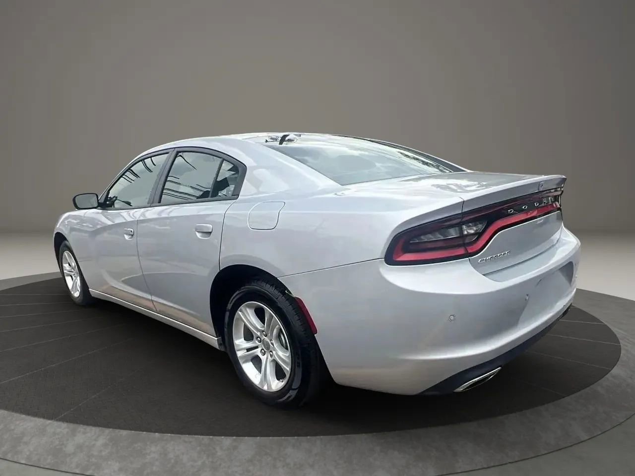 Used 2023 Dodge Charger SXT RWD image 7