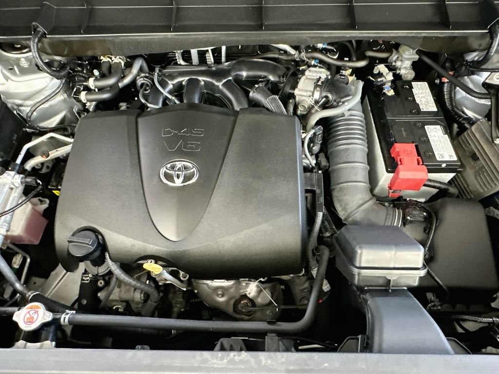 Used 2022 Toyota Highlander Platinum FWD image 33