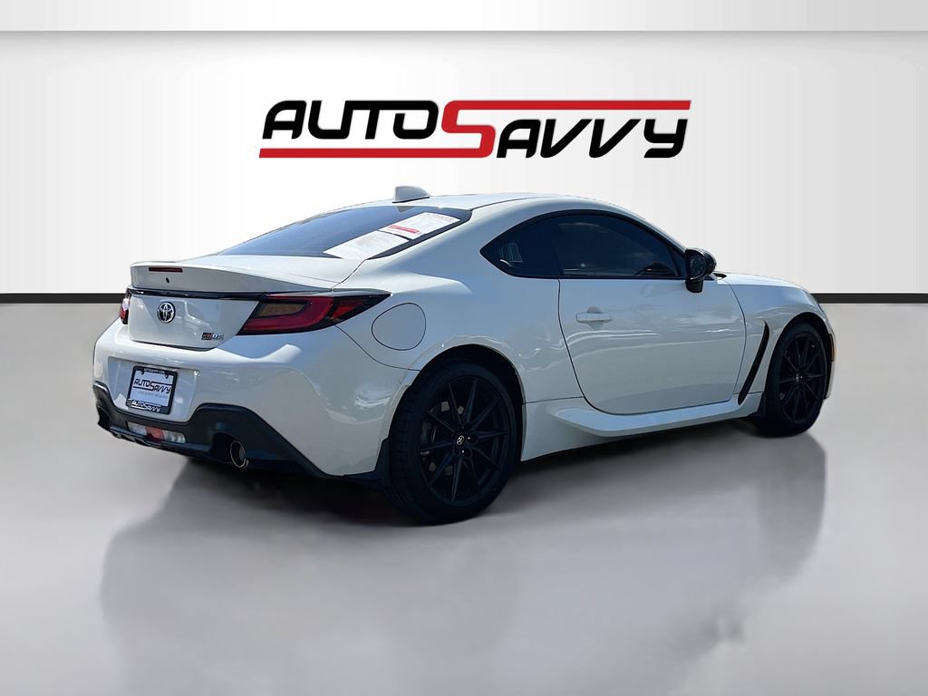 Used 2023 Toyota GR86 w/ ALL Weather Mat Package (TMS) RWD image 7