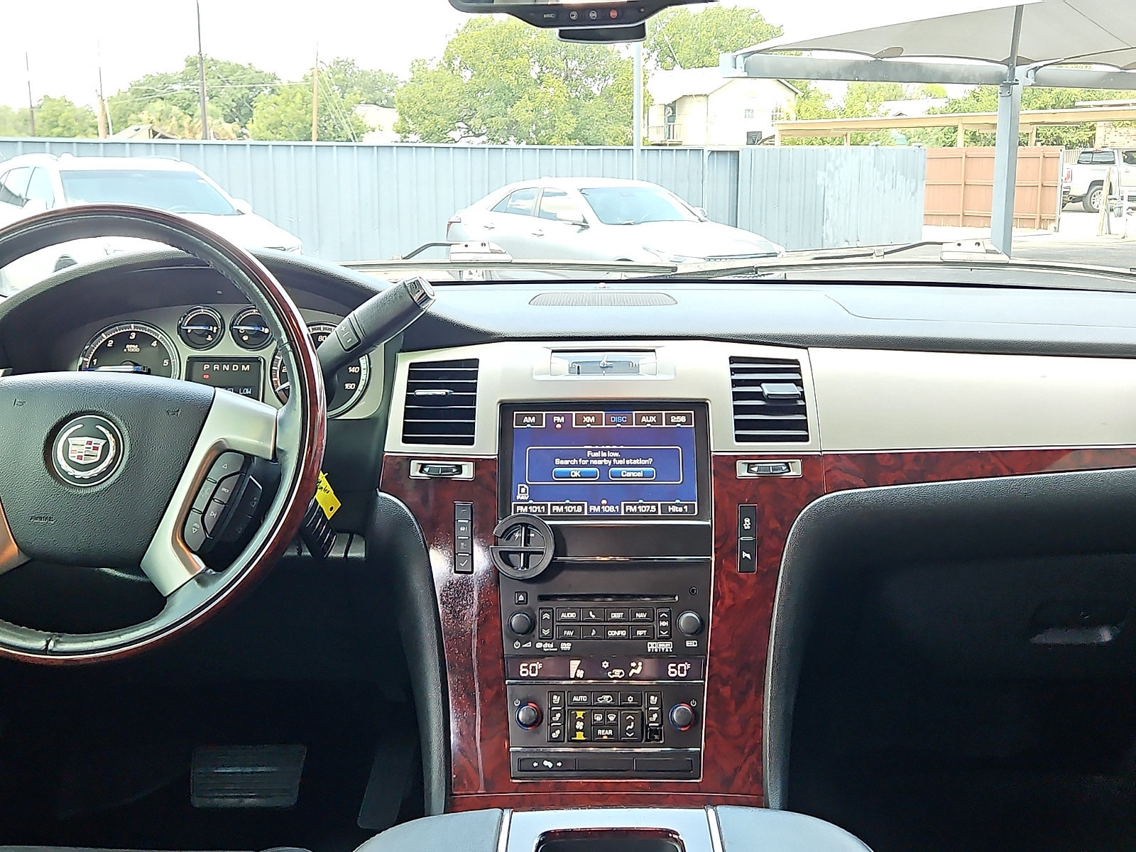 Used 2014 Cadillac Escalade Luxury RWD image 10