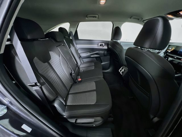 Used 2025 Kia Sorento LX FWD image 39