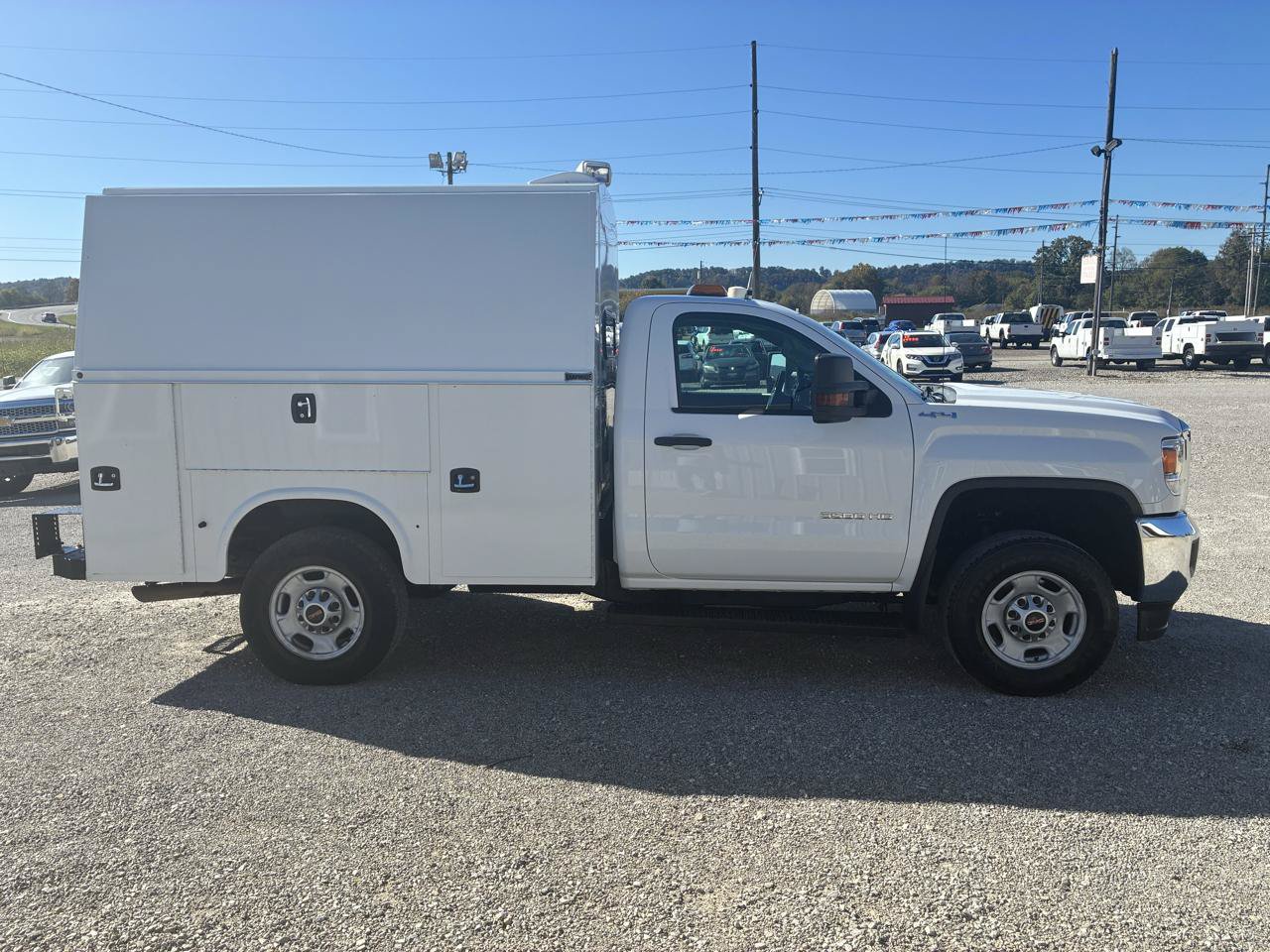 Used 2017 GMC Sierra 3500 4x4 Regular Cab image 2