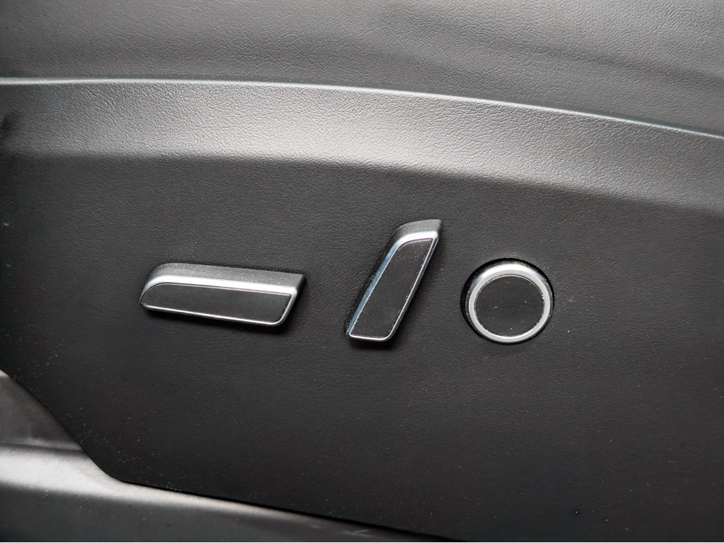 Used 2024 Tesla Model X image 6