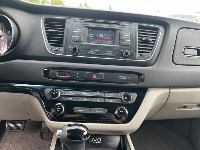 Used 2015 Kia Sedona LX FWD image 16