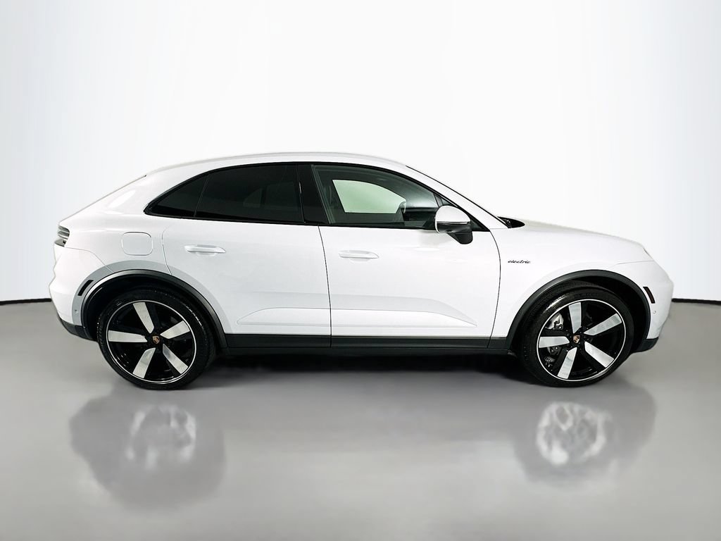 Certified 2025 Porsche Macan Electric RWD image 8