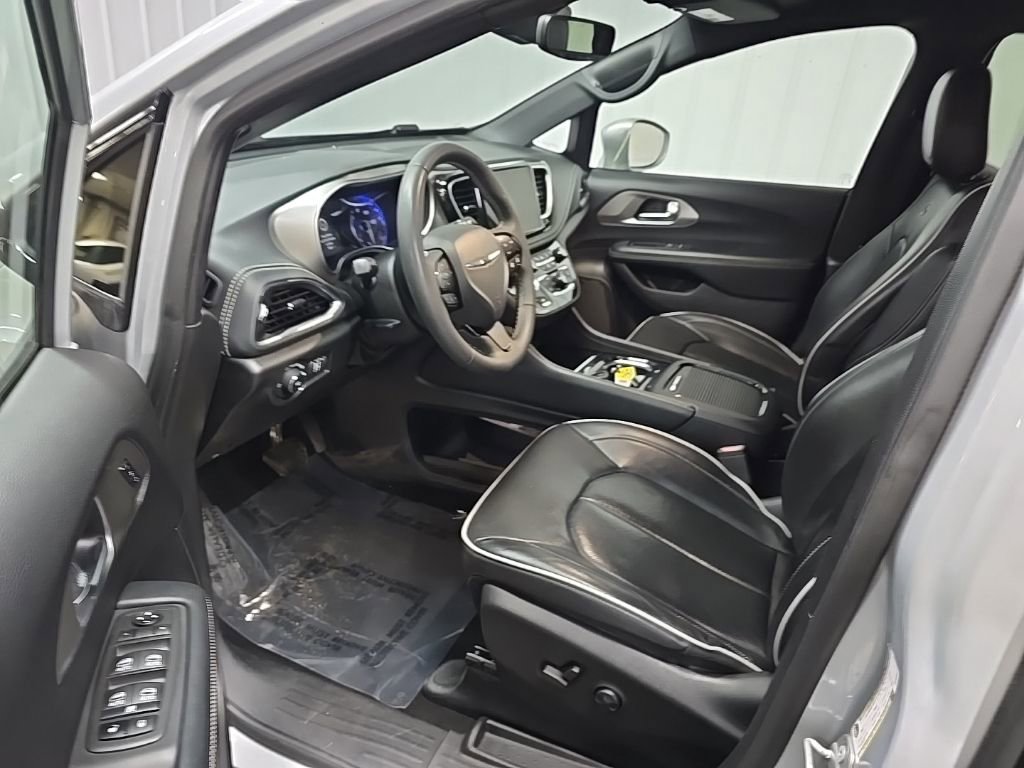 Used 2022 Chrysler Pacifica Limited w/ S Appearance Package image 29