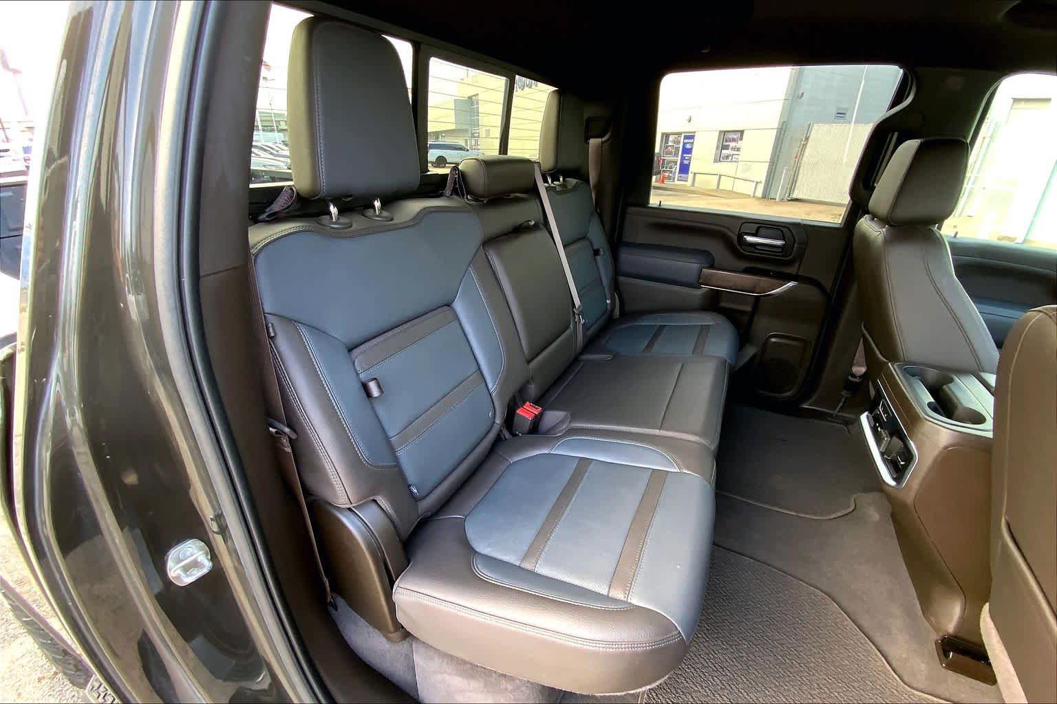 Used 2022 GMC Sierra 3500 Denali w/ Technology Package AWD/4WD image 20