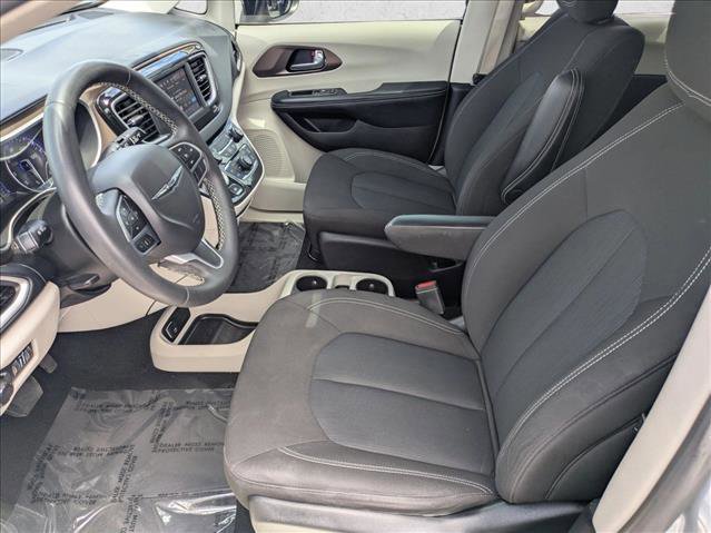Used 2022 Chrysler Voyager LX FWD image 15