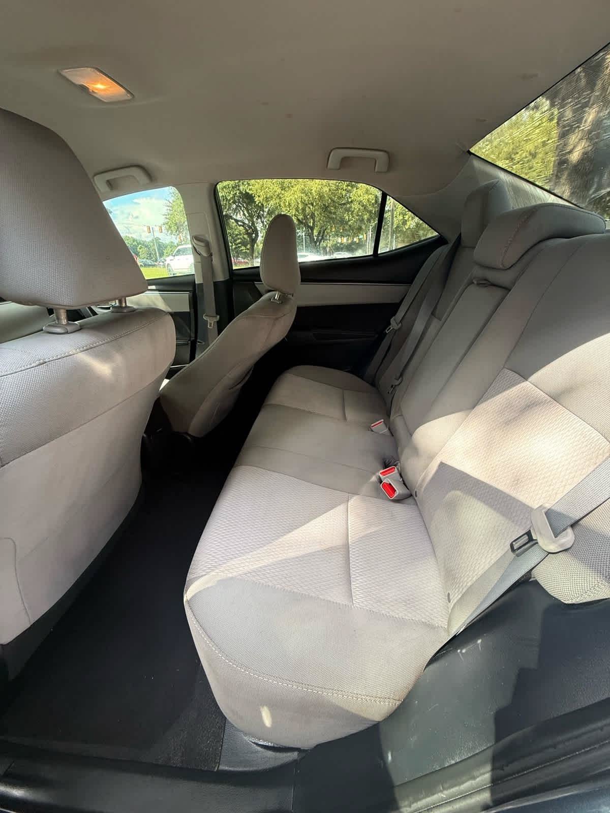 Used 2015 Toyota Corolla LE FWD image 14