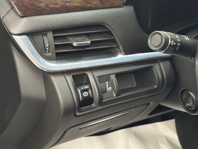 Used 2016 Cadillac XTS Luxury w/ Driver Awareness Package FWD image 17