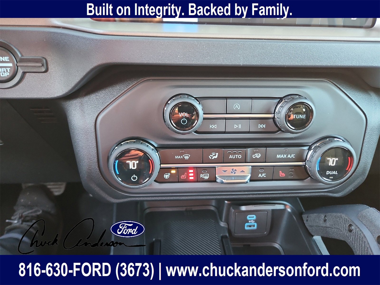 New 2025 Ford Bronco Outer Banks w/ Sasquatch Package image 19