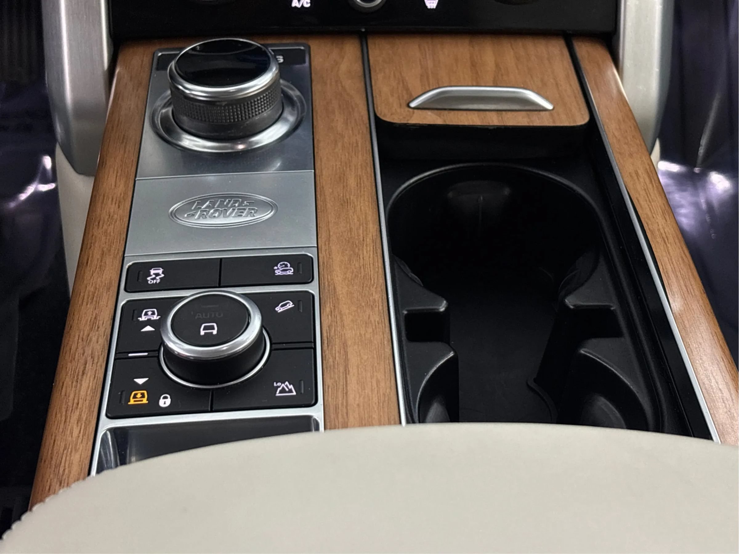 Used 2020 Land Rover Range Rover HSE AWD/4WD image 22