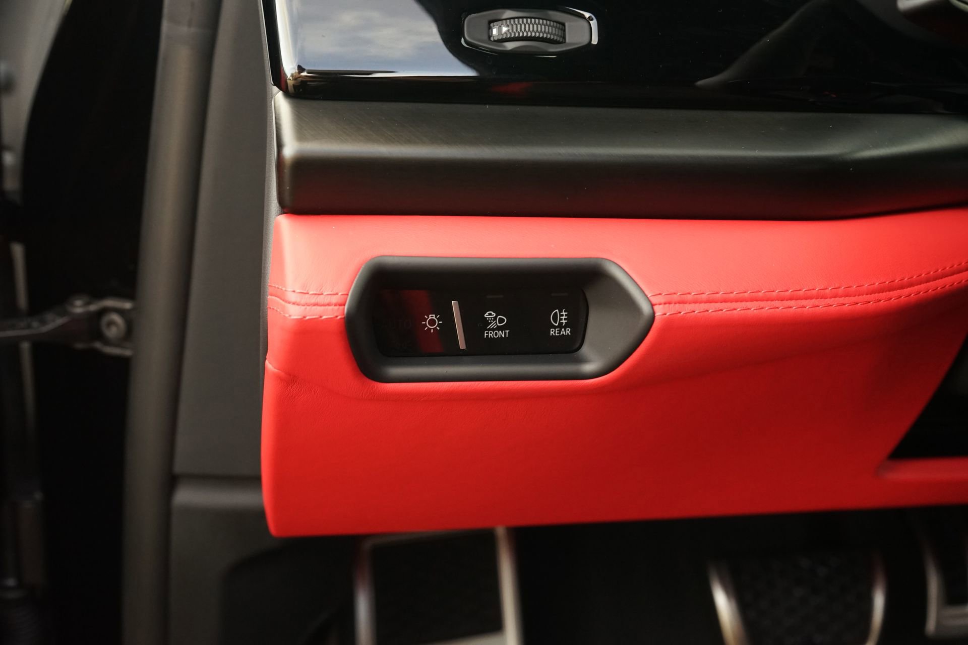 Used 2026 Lamborghini Urus SE AWD/4WD image 31
