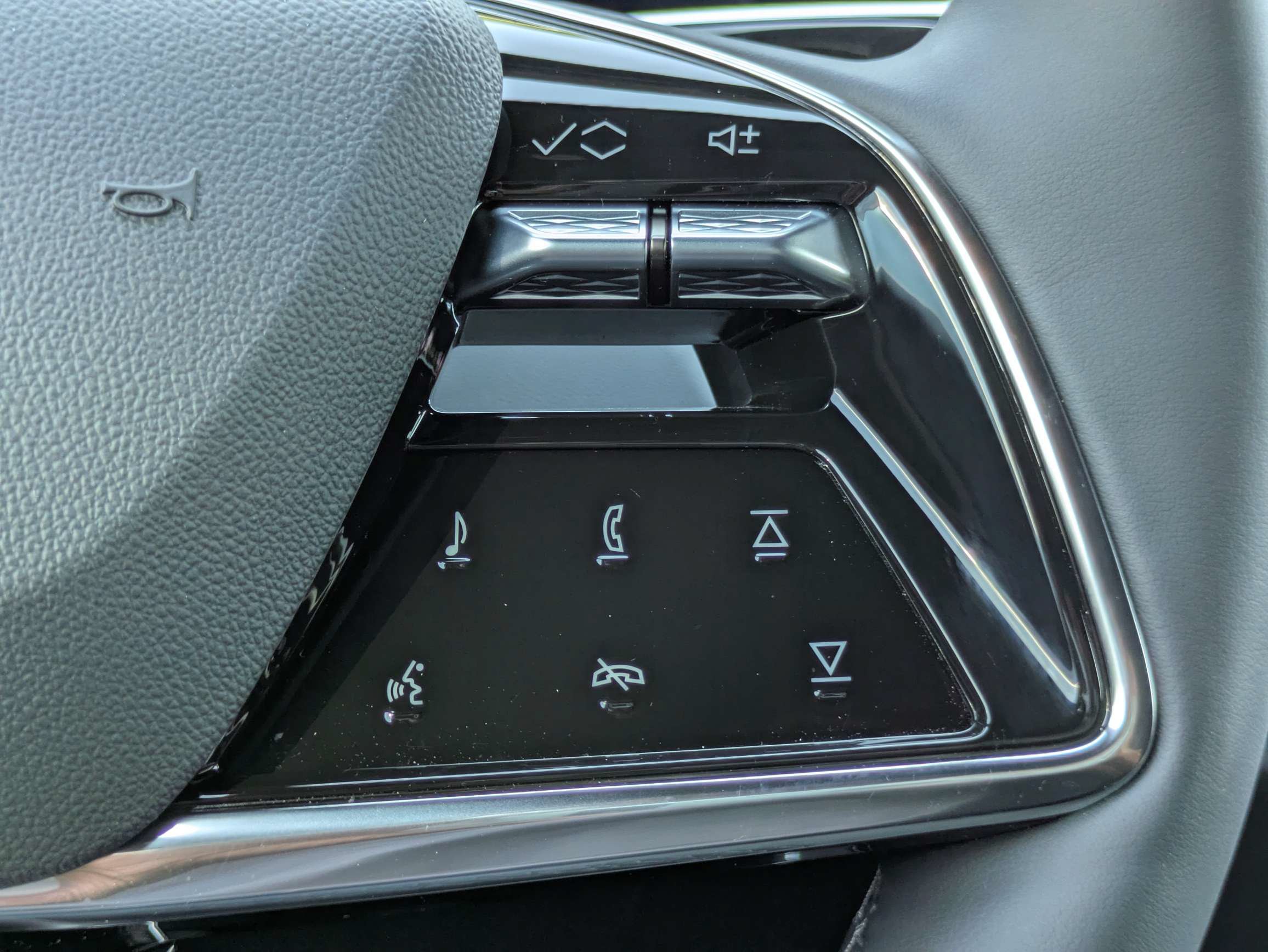 New 2026 Cadillac Lyriq Luxury RWD image 18