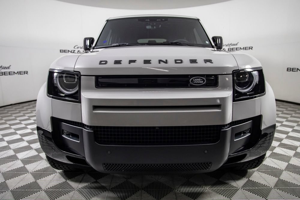 Used 2026 Land Rover Defender 110 X-Dynamic SE AWD/4WD image 5