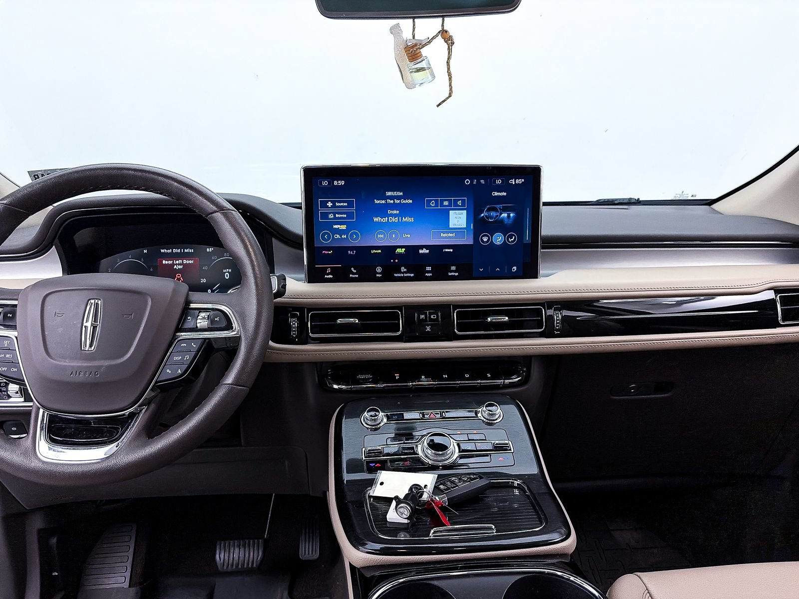 Used 2023 Lincoln Nautilus FWD w/ Premium Package image 9