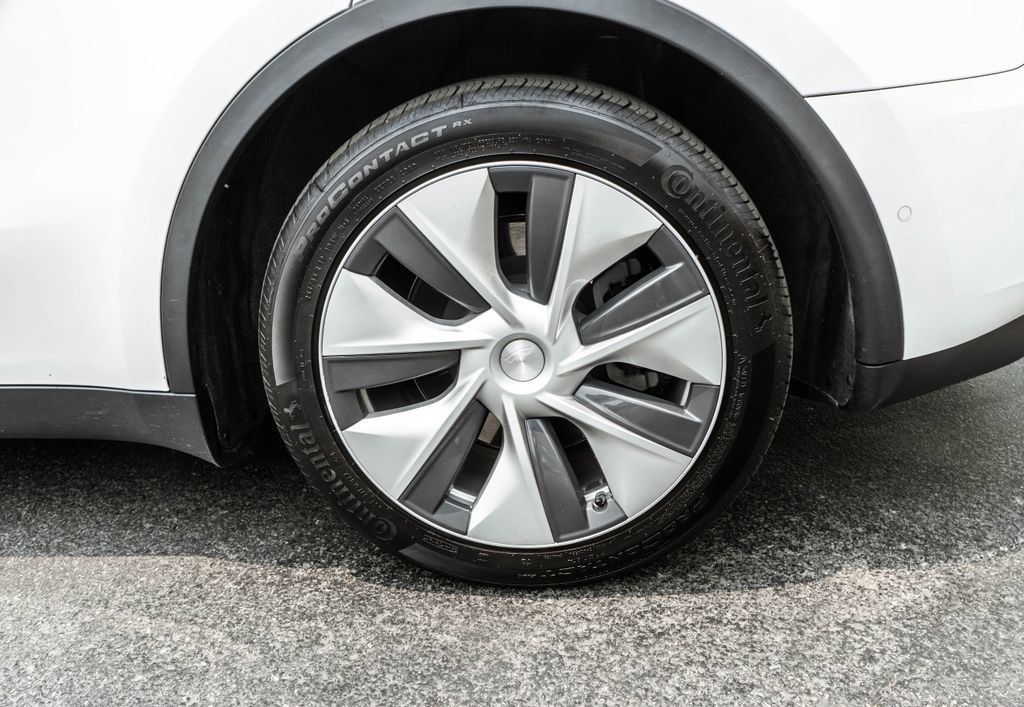 Used 2020 Tesla Model Y Long Range AWD/4WD image 26