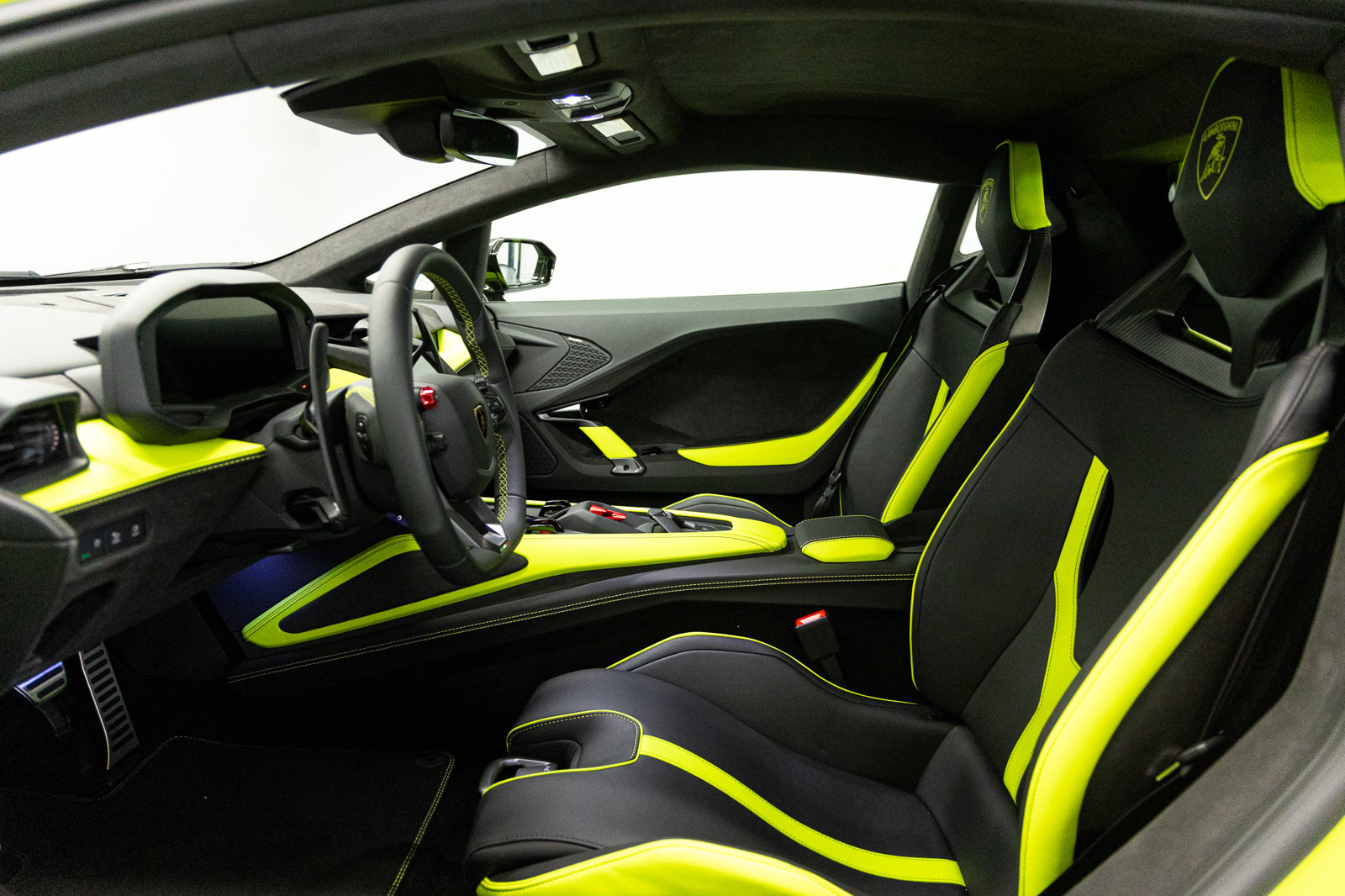 Used 2026 Lamborghini Temerario AWD/4WD image 28