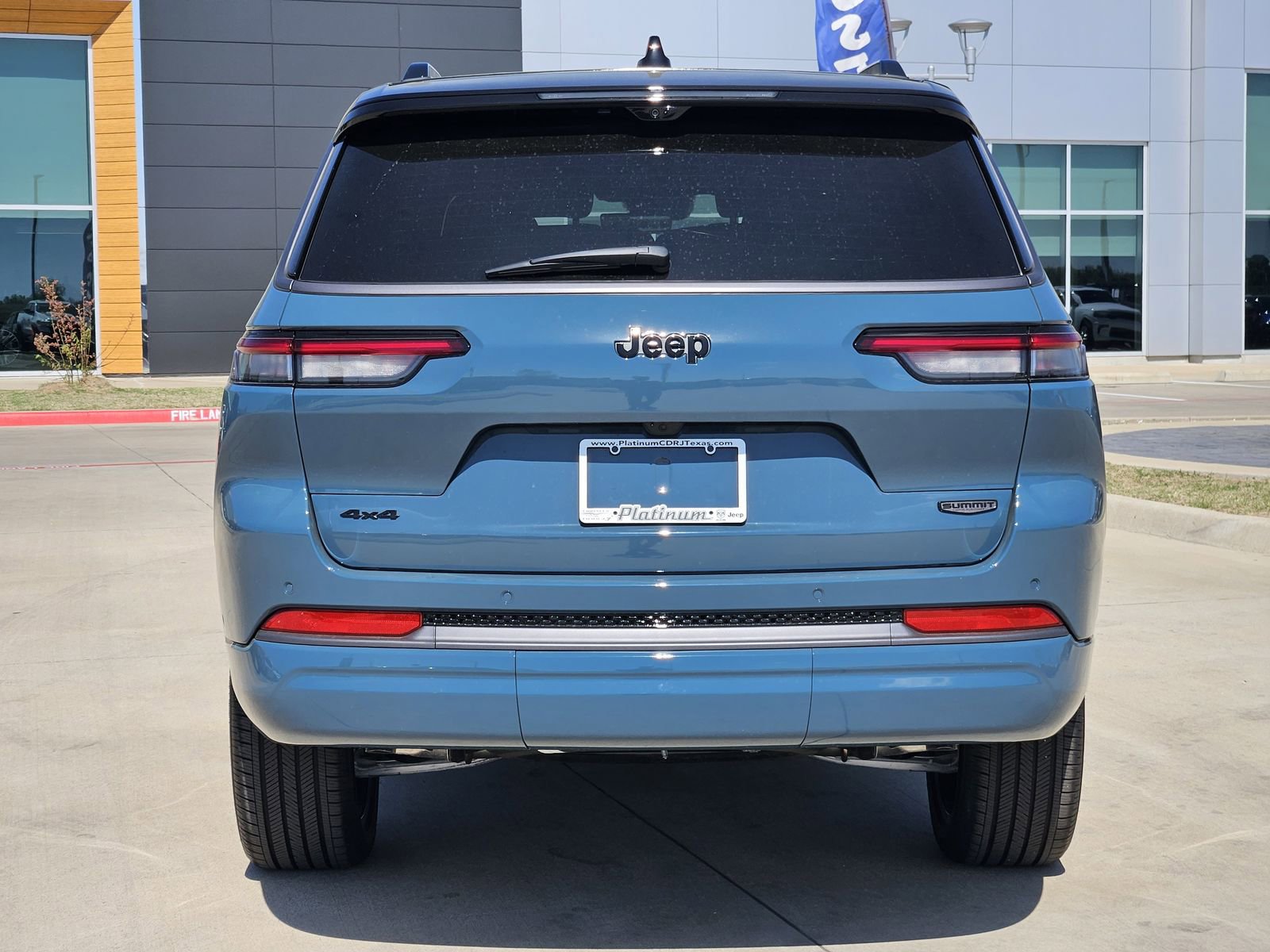 New 2026 Jeep Grand Cherokee L Summit w/ Obsidian Package image 8