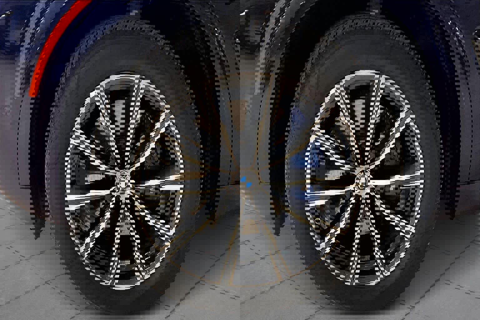 Used 2024 BMW X5 xDrive40i w/ Executive Package image 11