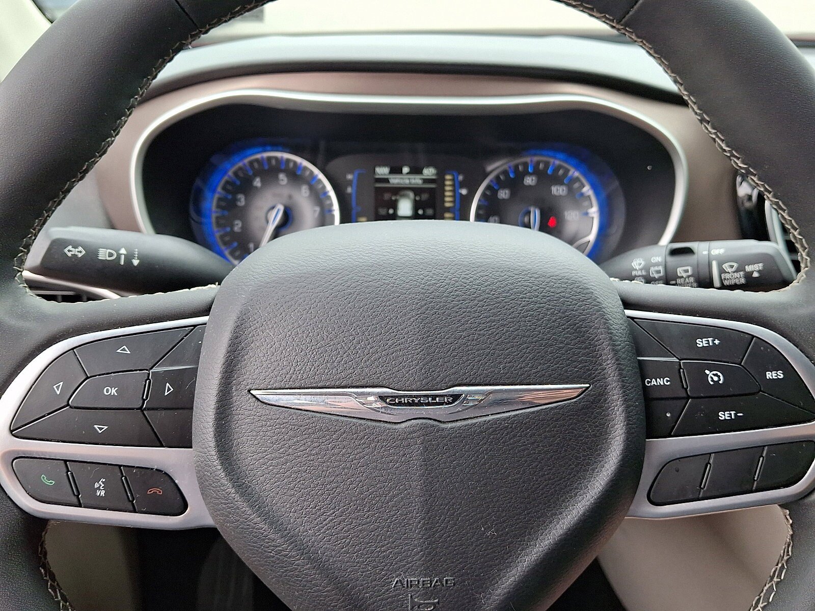 Used 2023 Chrysler Voyager LX FWD image 19