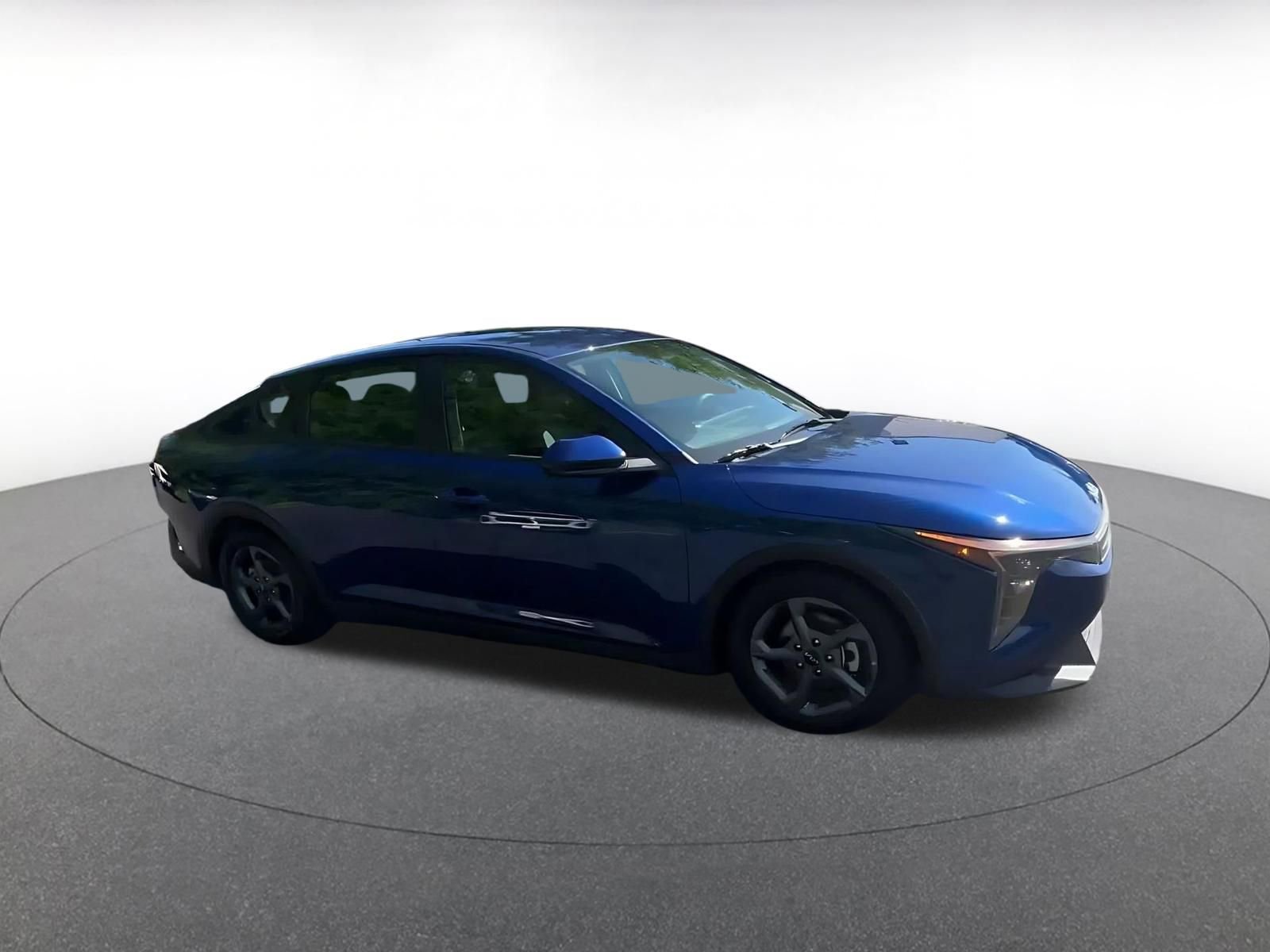 Used 2025 Kia K4 FWD image 2